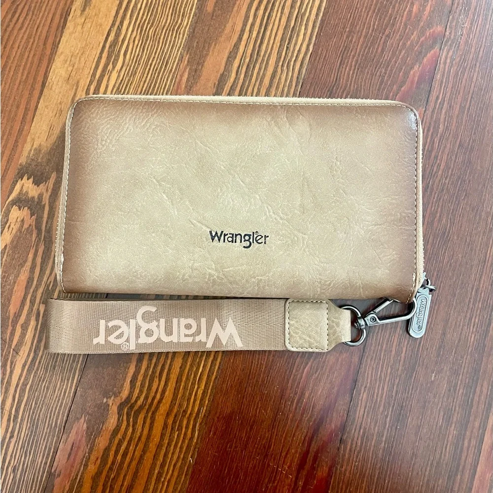 Wrangler Brown Leather Wallet with Strap - Picture 7 of 7